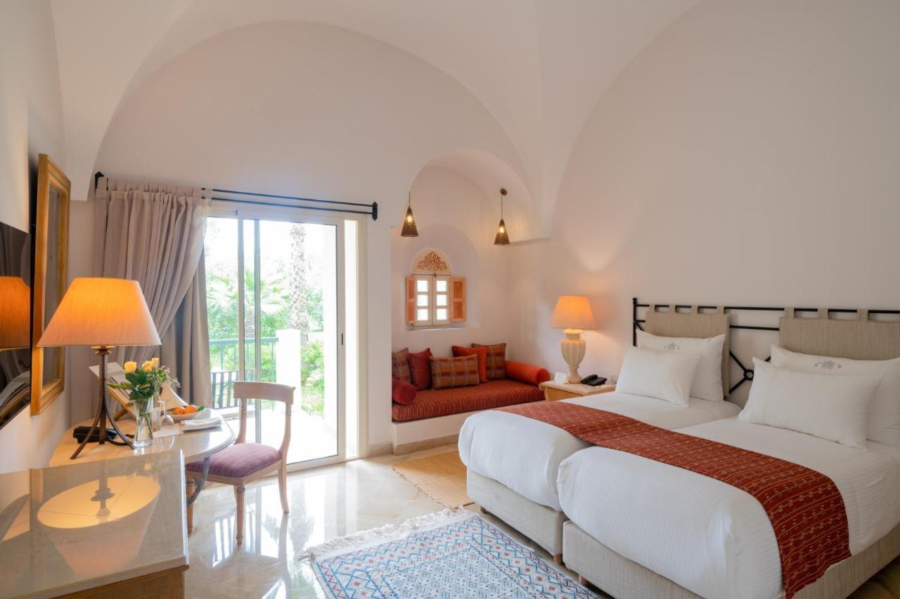 突尼斯瑞思登斯度假村 迦玛特 外观 照片 A room at the hotel